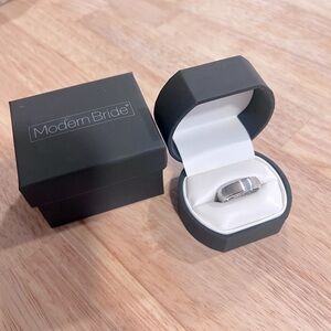 Men’s Wedding Band Silver Tungsten NEW in box size 8.5